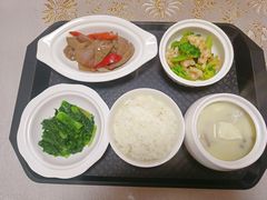 -悦芽照护月嫂+育儿嫂(杭州店)