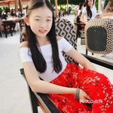 我们去的时候已经当地时间（比马累快一个小时）九点多了