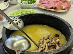 -鲁朗纳麦石锅鸡庄园