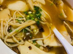 菌菇巴沙鱼-渝是乎酸菜鱼·川渝小炒(新世界百货望京店)