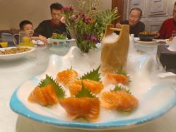 -鑫淼餐饮娱乐中心(江东街店)