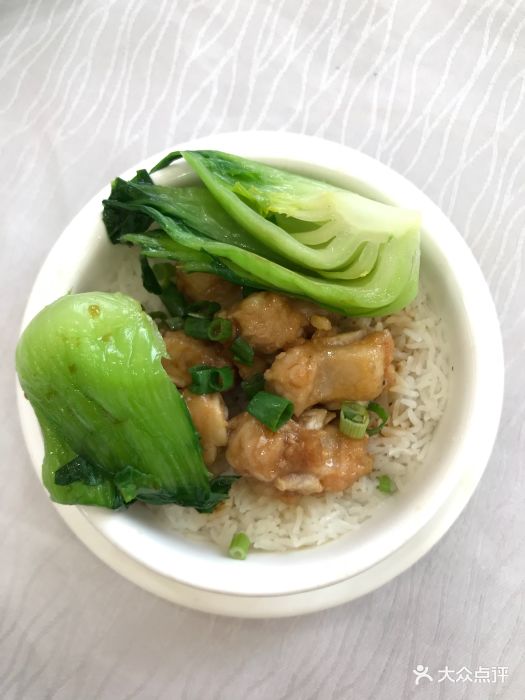 原盅蒜香排骨饭