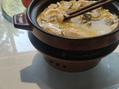 -阿瓦山寨·湘菜现炒·剁椒鱼头王(咸阳总店)