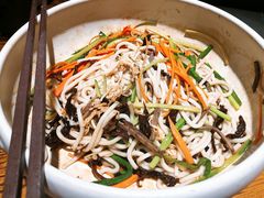 鸡丝凉米线-云海肴·汽锅鸡·云南菜(高德置地店)