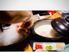 -洪氏嗨捞·广东猪肚鸡·椰子鸡火锅(西咸万象城店)