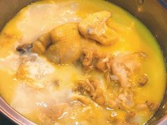 -鲜入围煮花胶鸡海鲜火锅