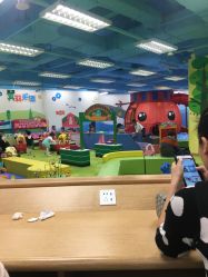 -莫莉幻想儿童乐园(武汉保利广场店)