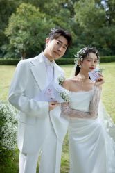 -喜爱高定婚纱摄影