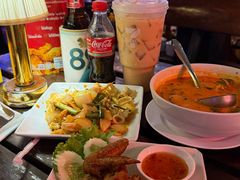 -Green Tree Rest. & Pub