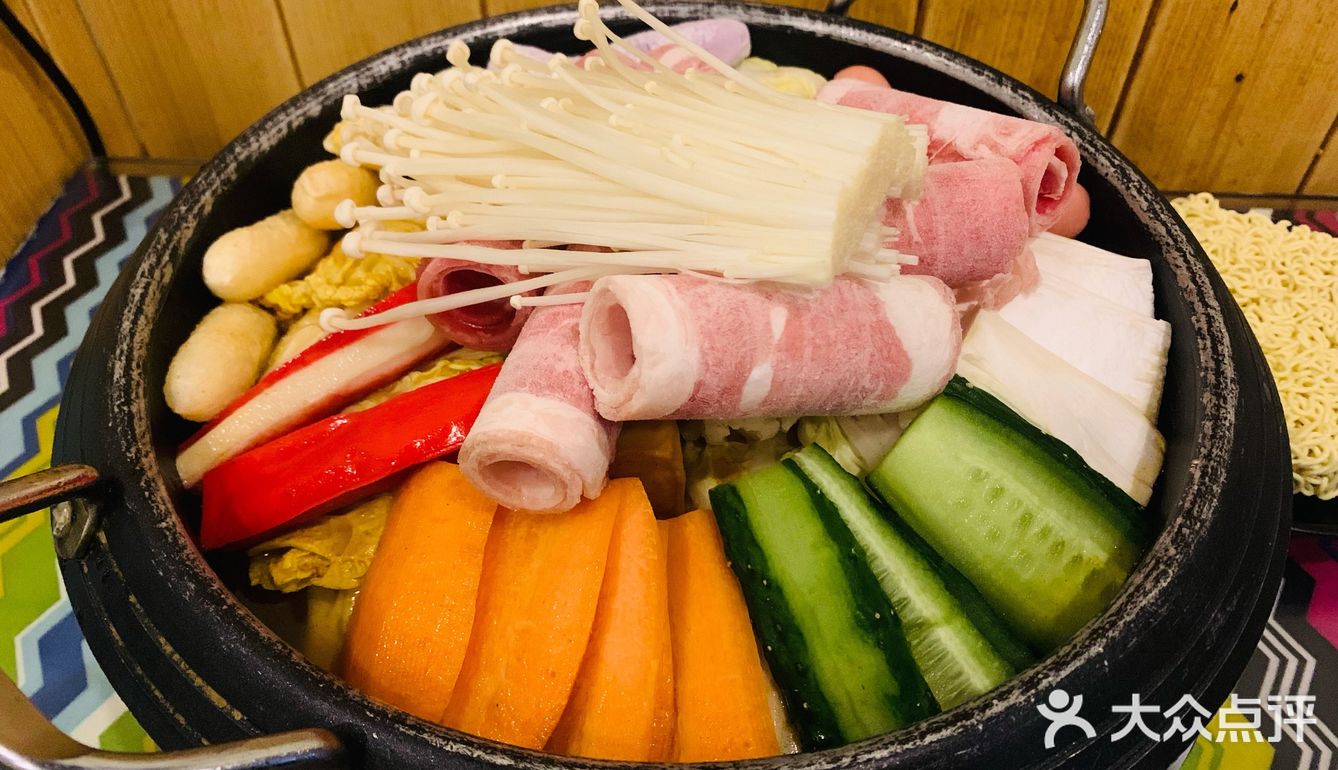 带羲小姐去吃食·第十一章·年糕火锅