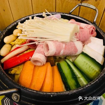 带羲小姐去吃食·第十一章·年糕火锅