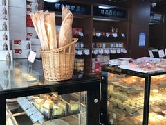 面包甜点陈列柜-红宝石·鲜奶小方·海派西点房(南丹店)