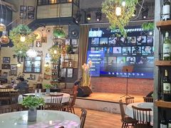 -临界音乐酒馆·小龙虾·江湖菜(华熙LIVE·鱼洞店)