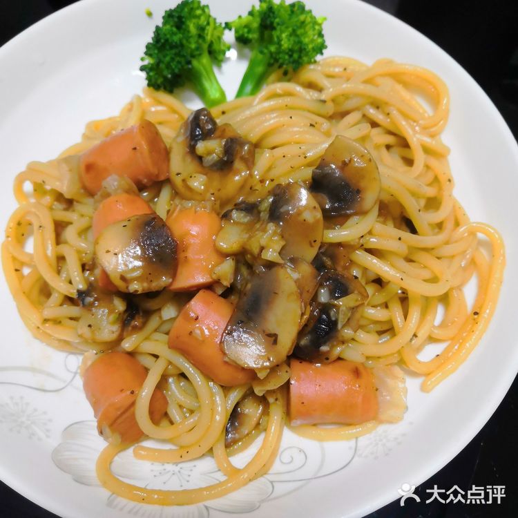 自制黑椒香肠蘑菇意大利面