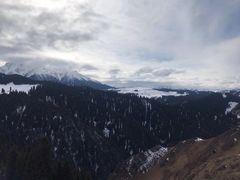 -江布拉克景区怪坡停车场