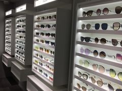 -目艮眼镜SHOWROOM(品牌集合店)