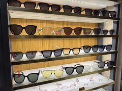 -优医视平价眼镜蔡司依视路折扣工厂店(十里堡店)