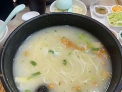 -花馬肆.云南过桥米线(汉神购物广场现场熬汤店)
