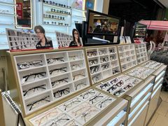 -美式眼镜·授权蔡司.依视路.尼康.豪雅.明月(南翔印象城店)