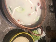 -三人行骨头王火锅(长寿店)
