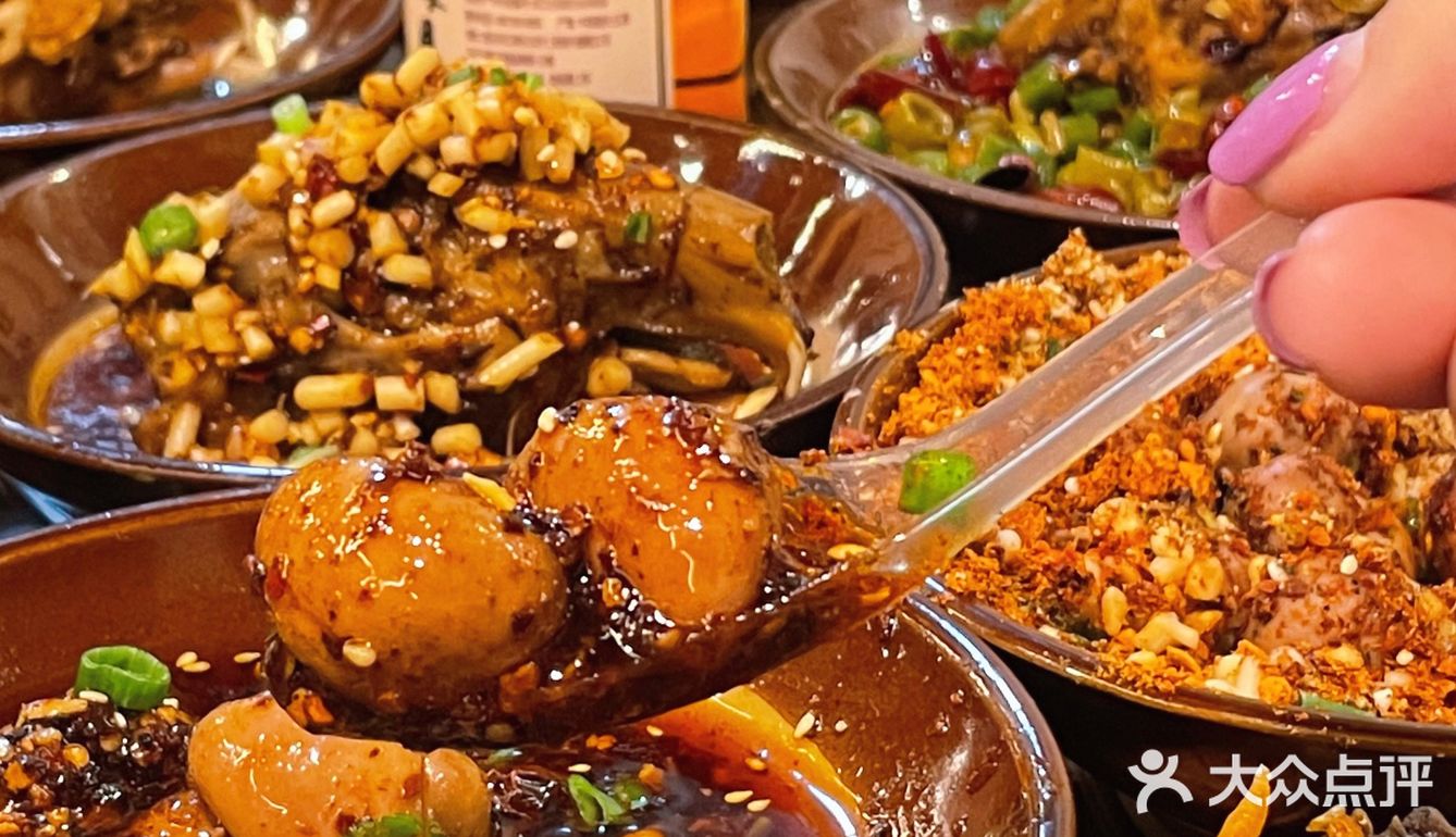 全兔宴！折耳根！烧椒！蒜香！兔头[色]你吃过没有⁉️