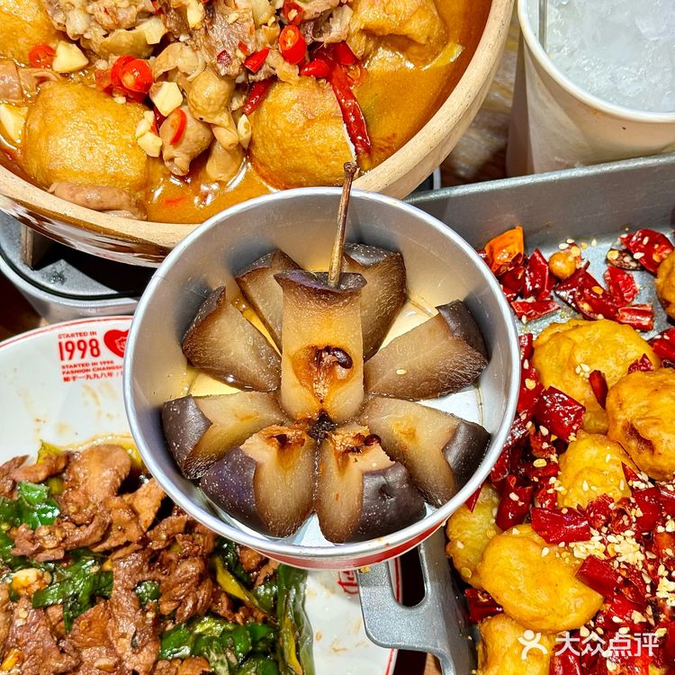 南方小帅哥来吃东北大串了！还有小土豆和冻梨！