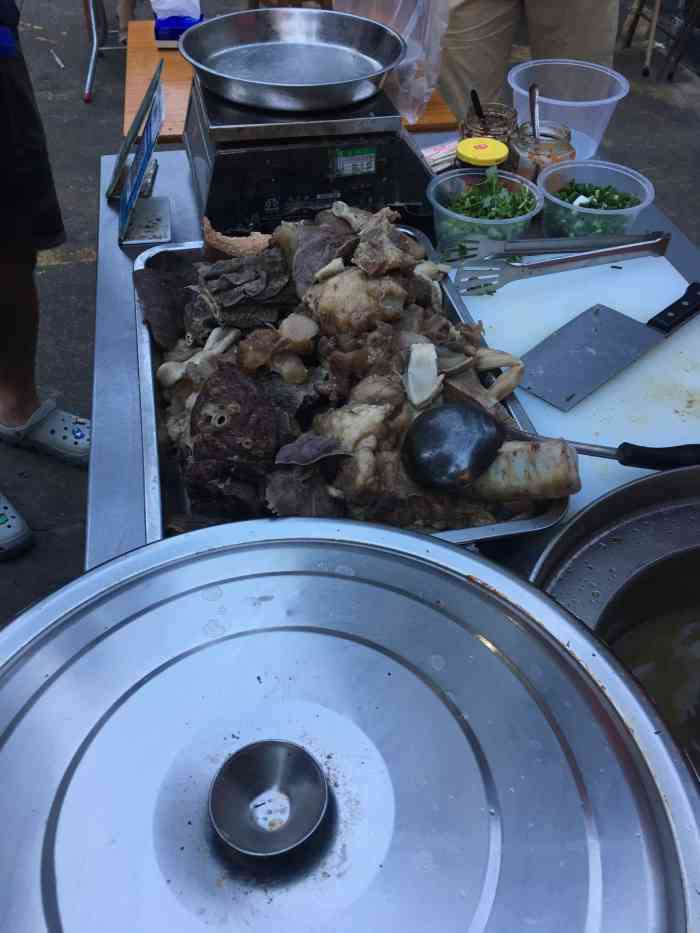 海宴牛杂-"育德街的牛杂车仔档,按斤称,所有部位都是.