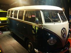 -汽车博物馆主题餐厅