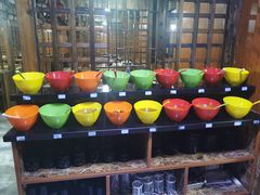 自助调料区-果松木炭酸菜铜火锅·外婆参鸡汤