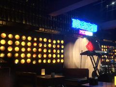 -啤客走廊