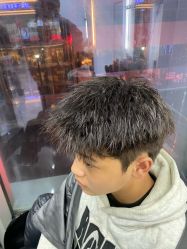 -藤野造型烫染·漂发