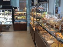 面包甜点陈列柜-巴黎贝甜(常德路店)