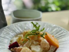 菠萝虾球-穹六人间 people 6(岳阳路店)
