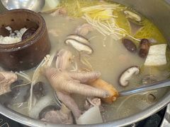 -朴小妹人参鸡汤火锅(长白山万达店)