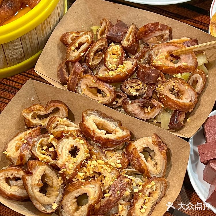 杭州坠地道的猪杂粥！真的好好吃！