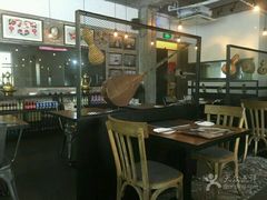 大堂-阿里家·新疆烤肉酒場 by MIG