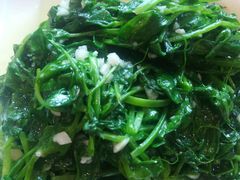 -石磨豆花家常菜·牦牛排土火锅