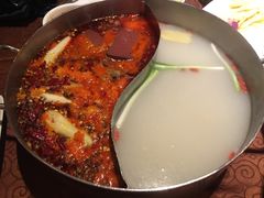 -小天鹅火锅·一线江景洪鼎旗舰店(洪崖洞店)