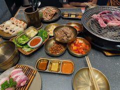 -草家酱蟹炭火烤肉店(珲春南路二店)