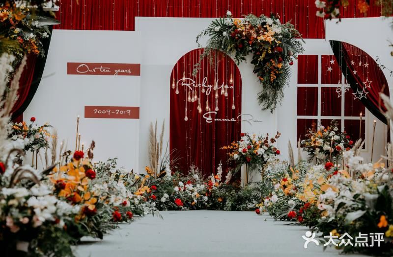 红色西式仪式婚礼