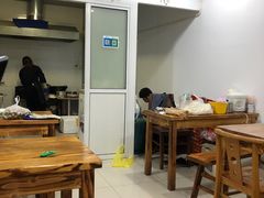 大堂-阿姨小肉摊(同济西苑店)
