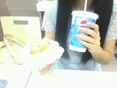 -华莱士·全鸡汉堡(湛江新华店)