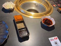 -铭牛烧肉·和牛海鲜自助(高新月牙湖店)