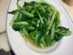 鸡油炒生态小白菜-蔼若春.传承三十年云南菜(金碧公园店)