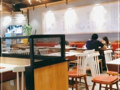 大堂-渝是乎酸菜鱼·川渝小炒(新世界百货望京店)