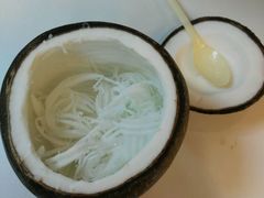 -志龙皇冠吃货椰子铺