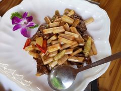 酸辣藕尖炒驴肉片-原汁原味驴庄(长岭村店)