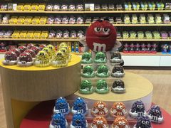 -m豆巧克力世界(上海世茂广场店)