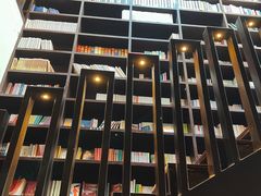 -钟书阁(松江泰晤士小镇店)