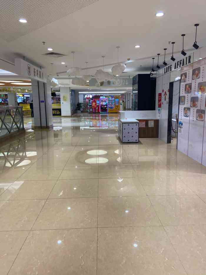 sm广场-"越溪镇上,吴中大道旁边,交通便利,小吃一."-大众点评移动版